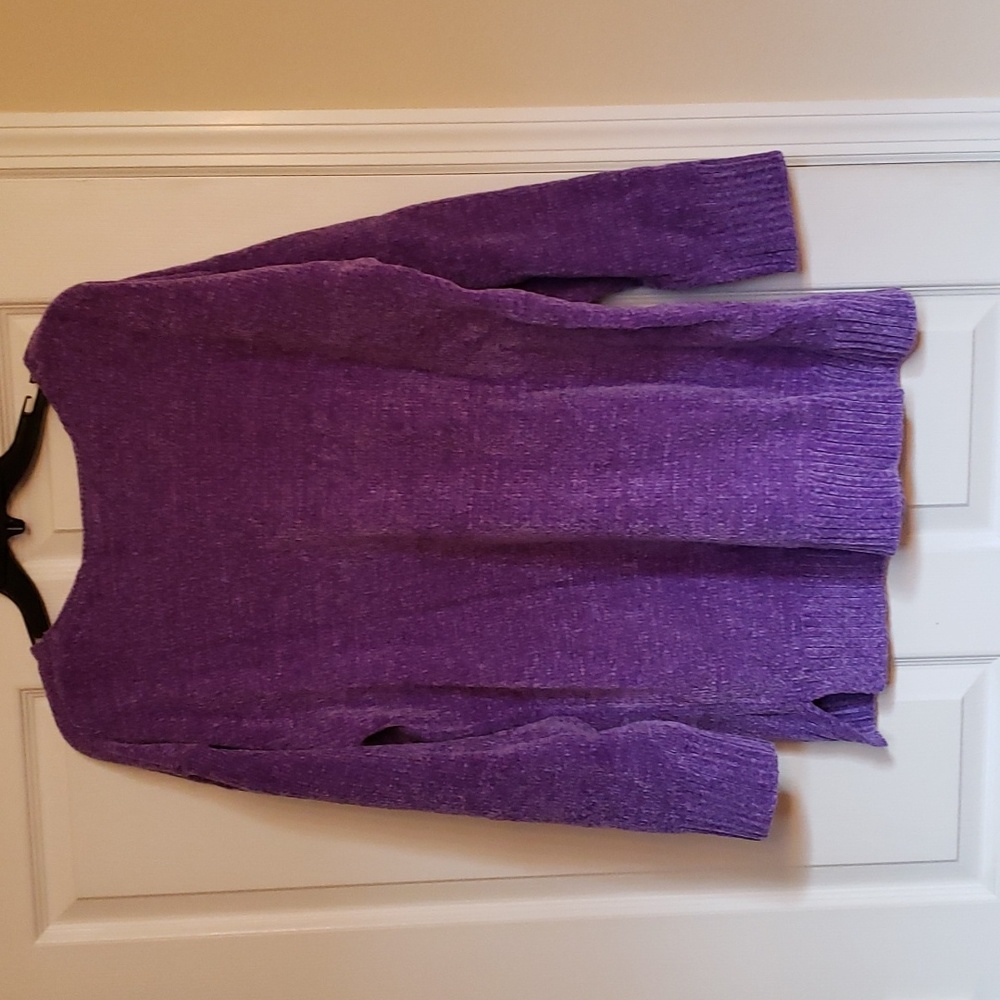 Sweater - Picture 4 of 4